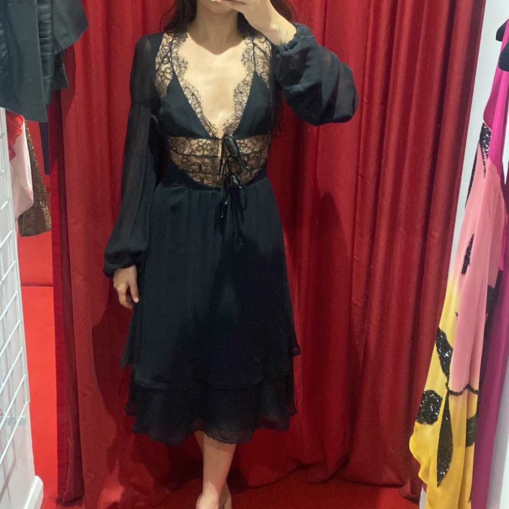 GORGEOUS VINTAGE LACE MIDI DRESS